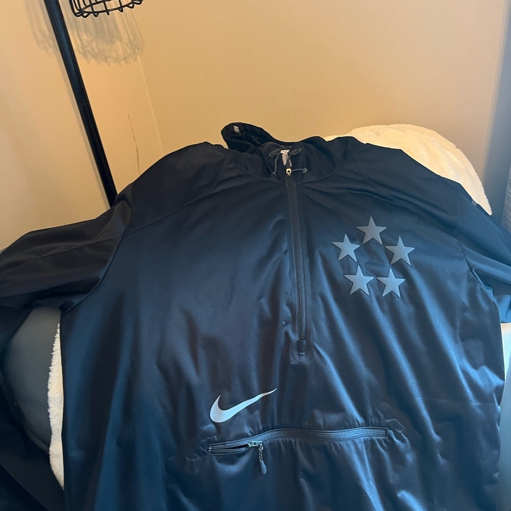 Nike Black Jacket with Star Pattern mens size L